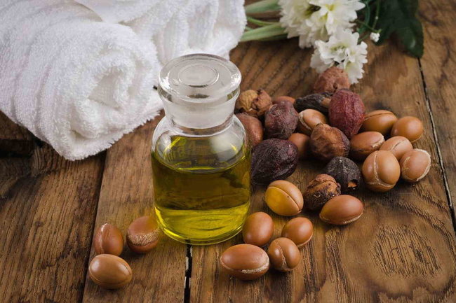 Argan Yağının Yüze Zararları Argan Yağının Yüze Zararları