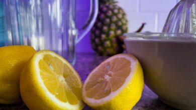Limon Suyu Asit mi Baz mı? İşte Merak Edilenler Limon Suyu Asit mi Baz mı? İşte Merak Edilenler